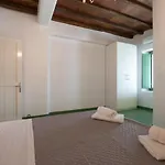 Irilia, Private Pool With Unrestricted Sea View Apartmán